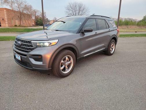 Carbonized Gray Metallic 2022 Ford Explorer XLT