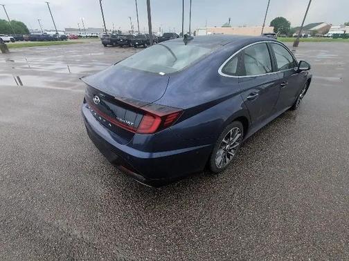 2022 Hyundai SONATA Limited