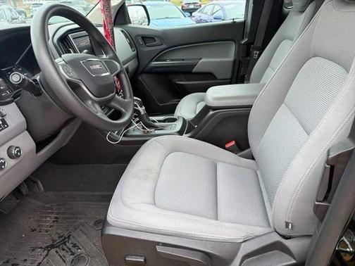 2022 GMC Canyon Elevation Standard