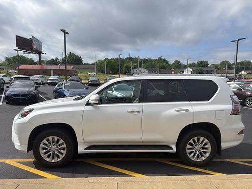 Starfire Pearl 2022 Lexus GX 460 Premium