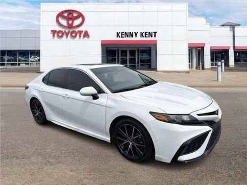 Super White 2021 Toyota Camry SE