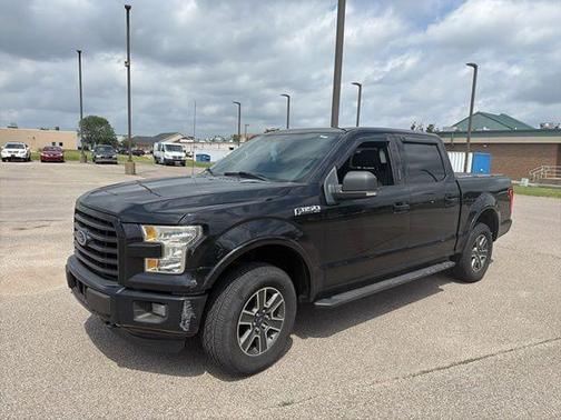 Ruby Red Metallic Tinted Clearcoat 2016 Ford F-150 XLT
