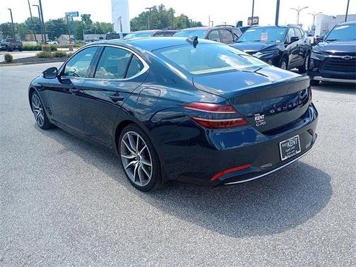 2022 Genesis G70 2.0T RWD