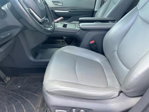 2021 Toyota Sienna XLE 7 Passenger