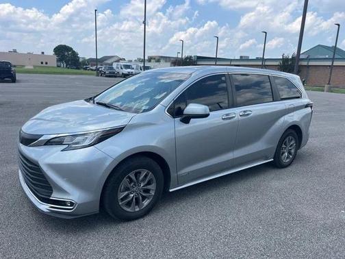 2021 Toyota Sienna XLE 7 Passenger