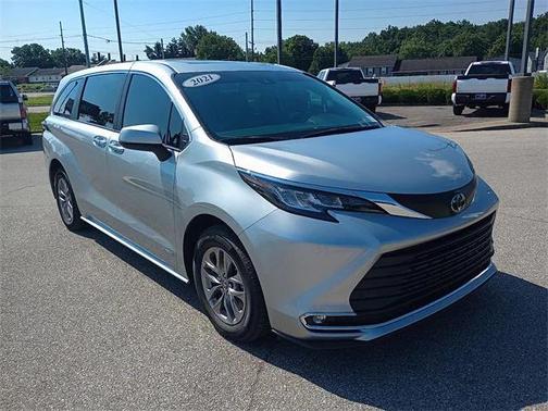 2021 Toyota Sienna XLE 7 Passenger