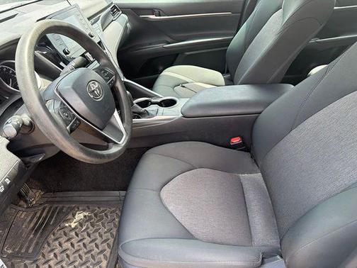 Ice 2023 Toyota Camry LE