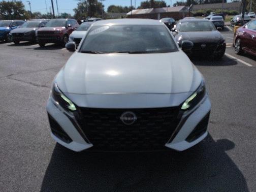 Glacier White 2025 Nissan Altima SR AWD