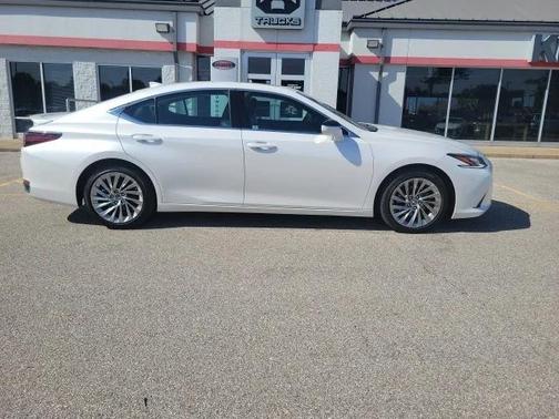 2023 Lexus ES 300h Luxury