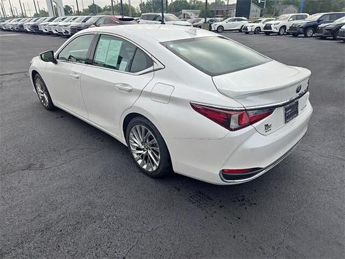 2023 Lexus ES 300h Luxury
