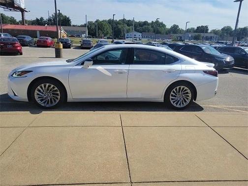 2023 Lexus ES 300h Luxury