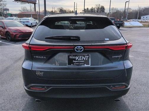 2022 Toyota Venza LE