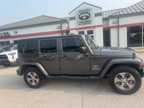 2017 Jeep Wrangler Unlimited Sahara