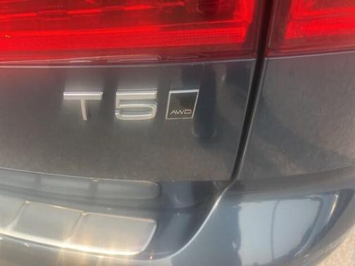 2018 Volvo XC60 T5 Momentum