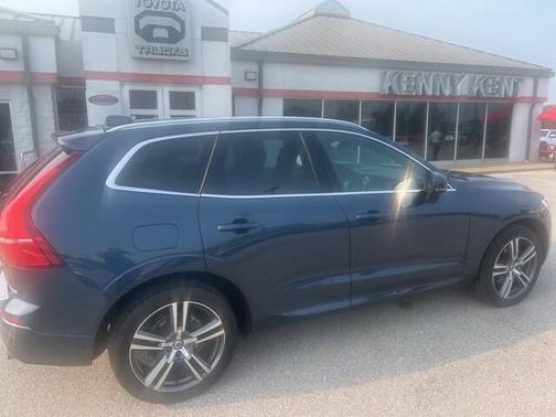 2018 Volvo XC60 T5 Momentum