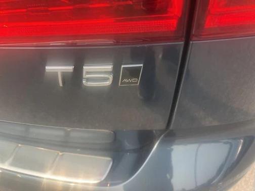 2018 Volvo XC60 T5 Momentum