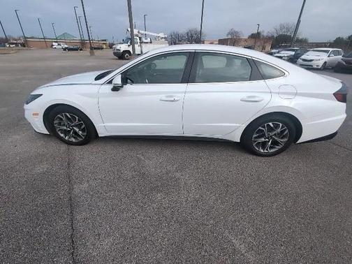 2022 Hyundai SONATA SEL