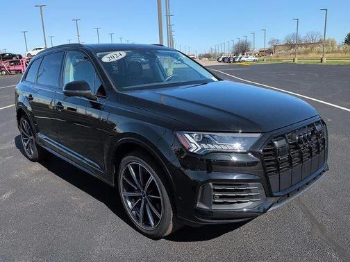 2024 Audi Q7 55 Premium Plus