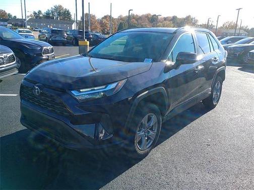 2022 Toyota RAV4 Hybrid XLE