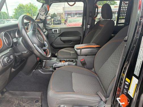 Black Clearcoat 2023 Jeep Gladiator Mojave 4x4