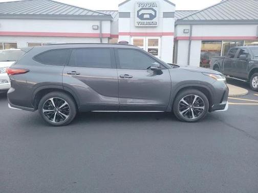 2022 Toyota Highlander XSE