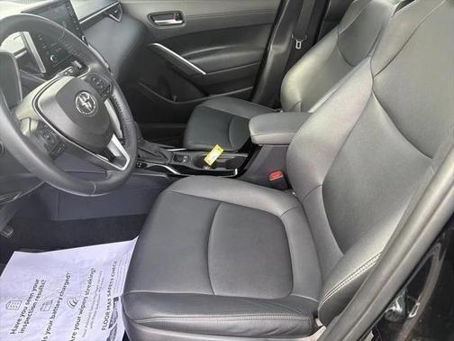 2022 Toyota Corolla Cross XLE