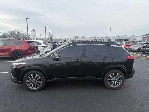 2022 Toyota Corolla Cross XLE