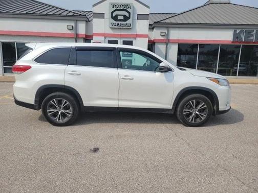 2019 Toyota Highlander LE I4