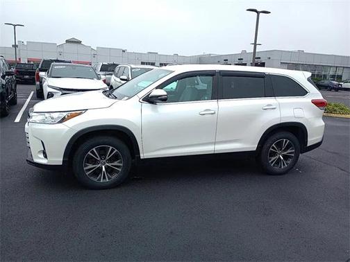 2019 Toyota Highlander LE I4
