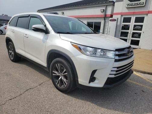 2019 Toyota Highlander LE I4
