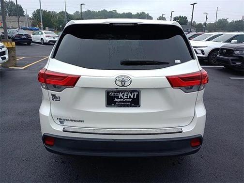 2019 Toyota Highlander LE I4