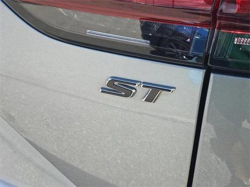 2023 Buick Envision Essence AWD