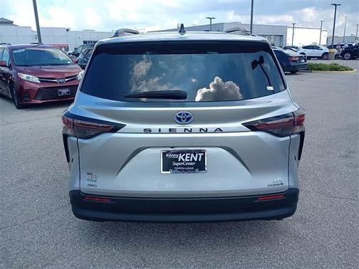 2023 Toyota Sienna XLE 7 Passenger