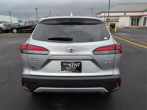 2024 Toyota Corolla Cross XLE