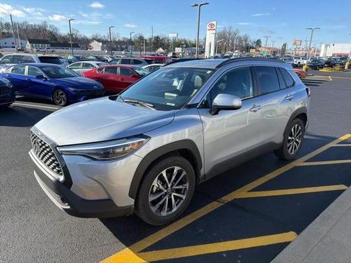 2024 Toyota Corolla Cross XLE