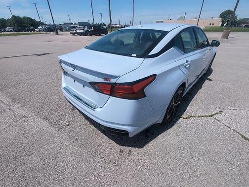 Gray Sky Pearl 2023 Nissan Altima SR FWD