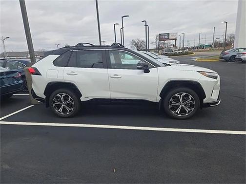 2025 Toyota RAV4 Hybrid SE