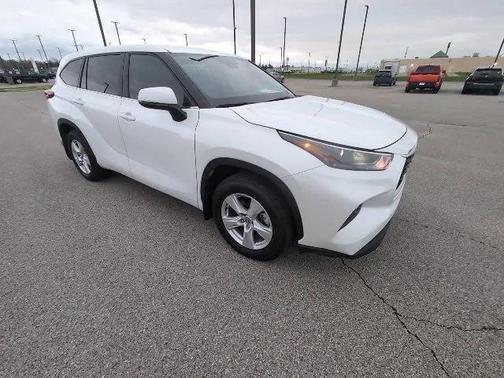 2025 Toyota Highlander LE