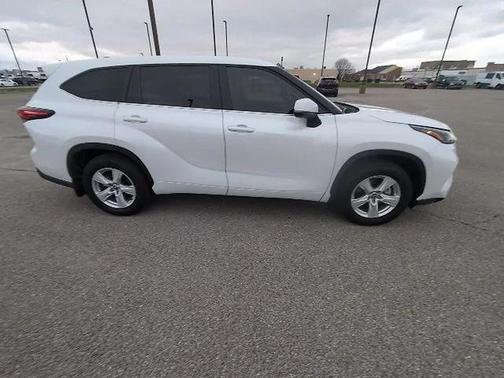 2025 Toyota Highlander LE
