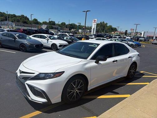 White 2022 Toyota Camry SE