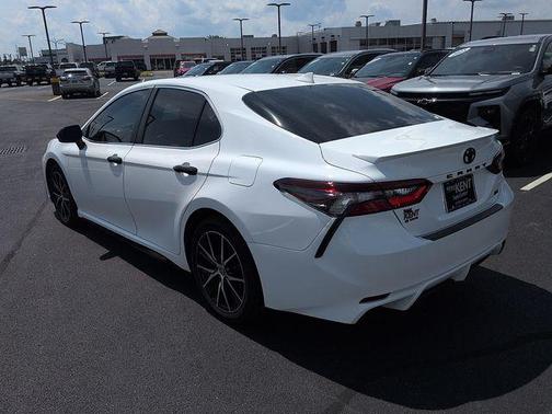 White 2022 Toyota Camry SE