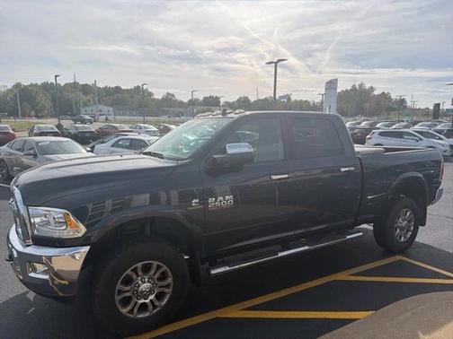 2018 RAM 2500 Laramie Crew Cab 4x4 6'4' Box