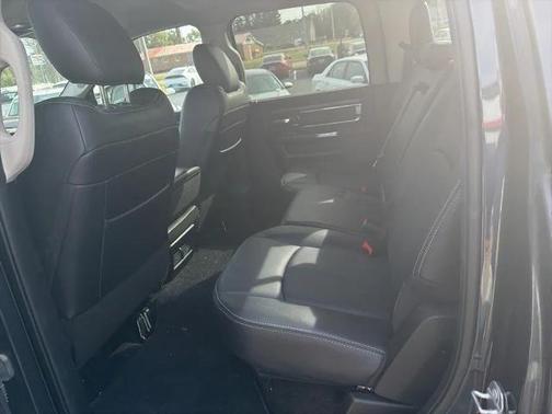 2018 RAM 2500 Laramie Crew Cab 4x4 6'4' Box
