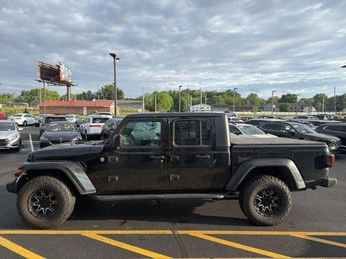 Black Clearcoat 2021 Jeep Gladiator Sport S