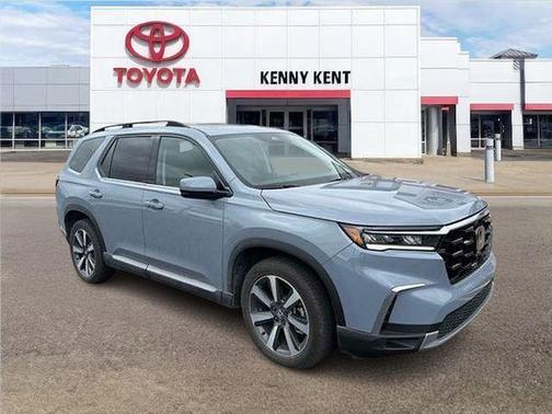 Lunar Silver 2025 Honda Pilot Touring 8-Passenger