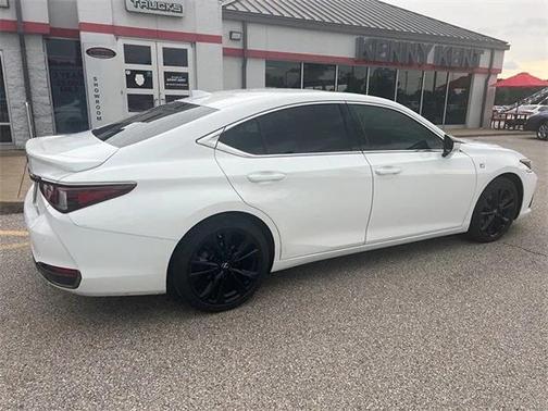 2022 Lexus ES 300h F SPORT