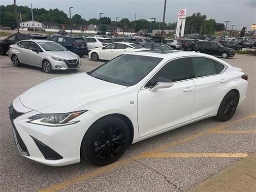 2022 Lexus ES 300h F SPORT