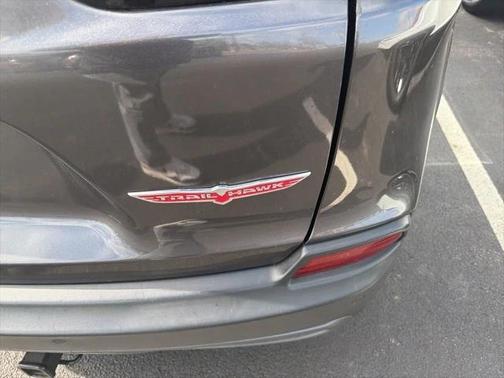 2020 Jeep Cherokee Trailhawk