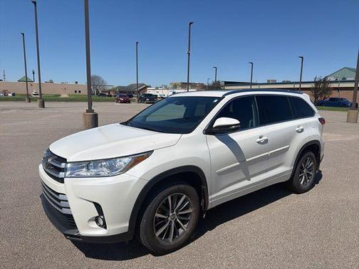 Blizzard Pearl 2018 Toyota Highlander XLE