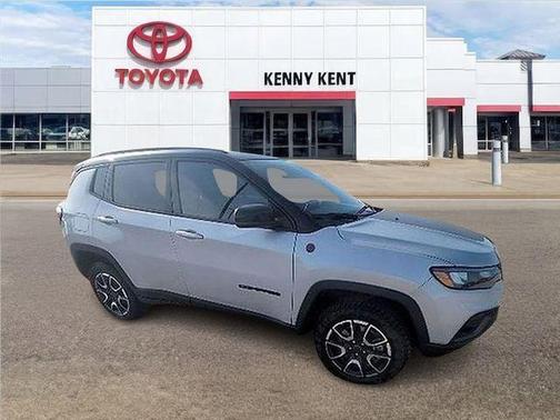 Silver Zynith 2025 Jeep Compass Trailhawk